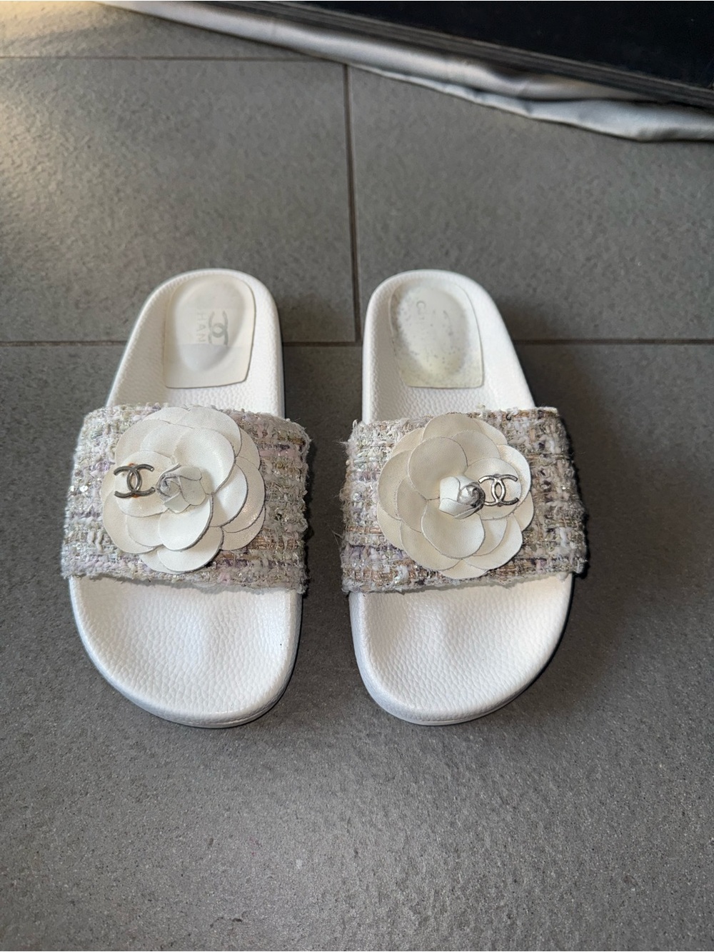 Chanel G32787 Camellia Tweed CC Logo Slide Sandals White Size 235 / US 7